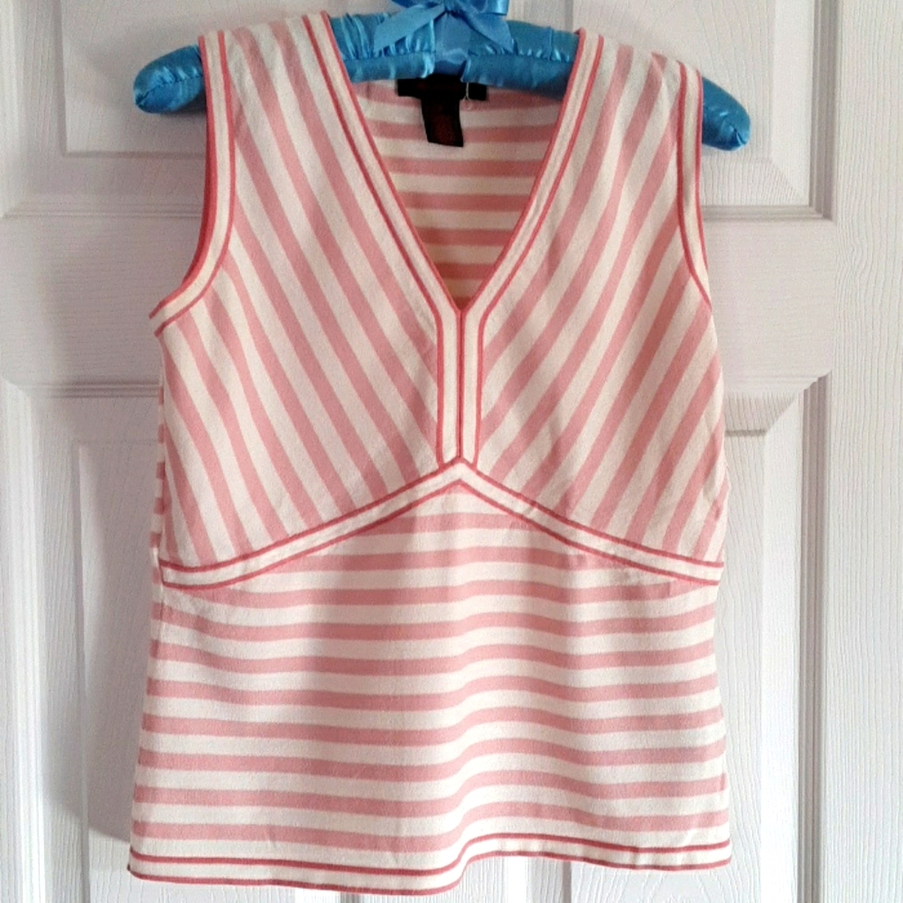 Gloria Vanderbilt sleeveless sweater.  Size S.